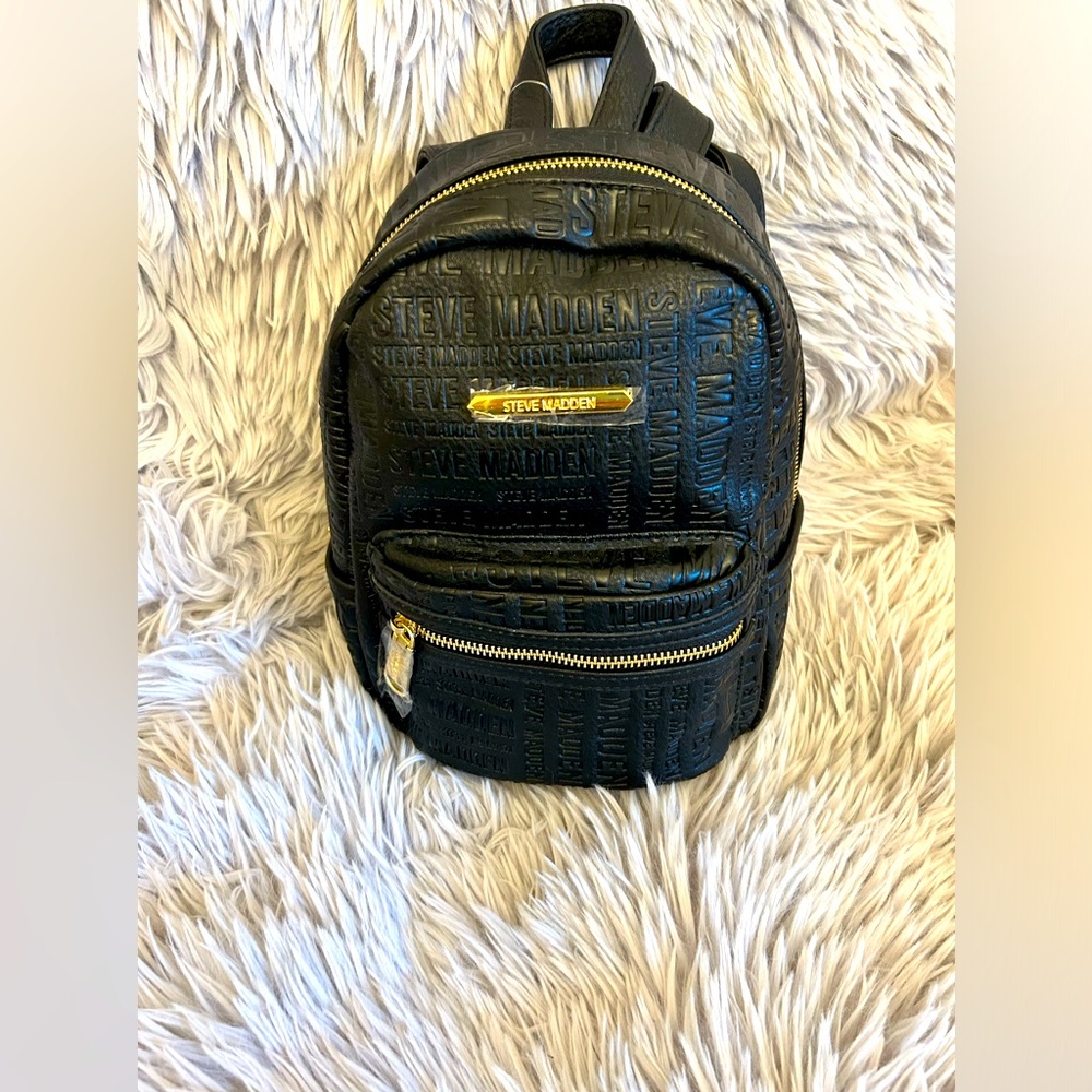 Backpack Steve Madden All over Logo small backpack gold trim NWT